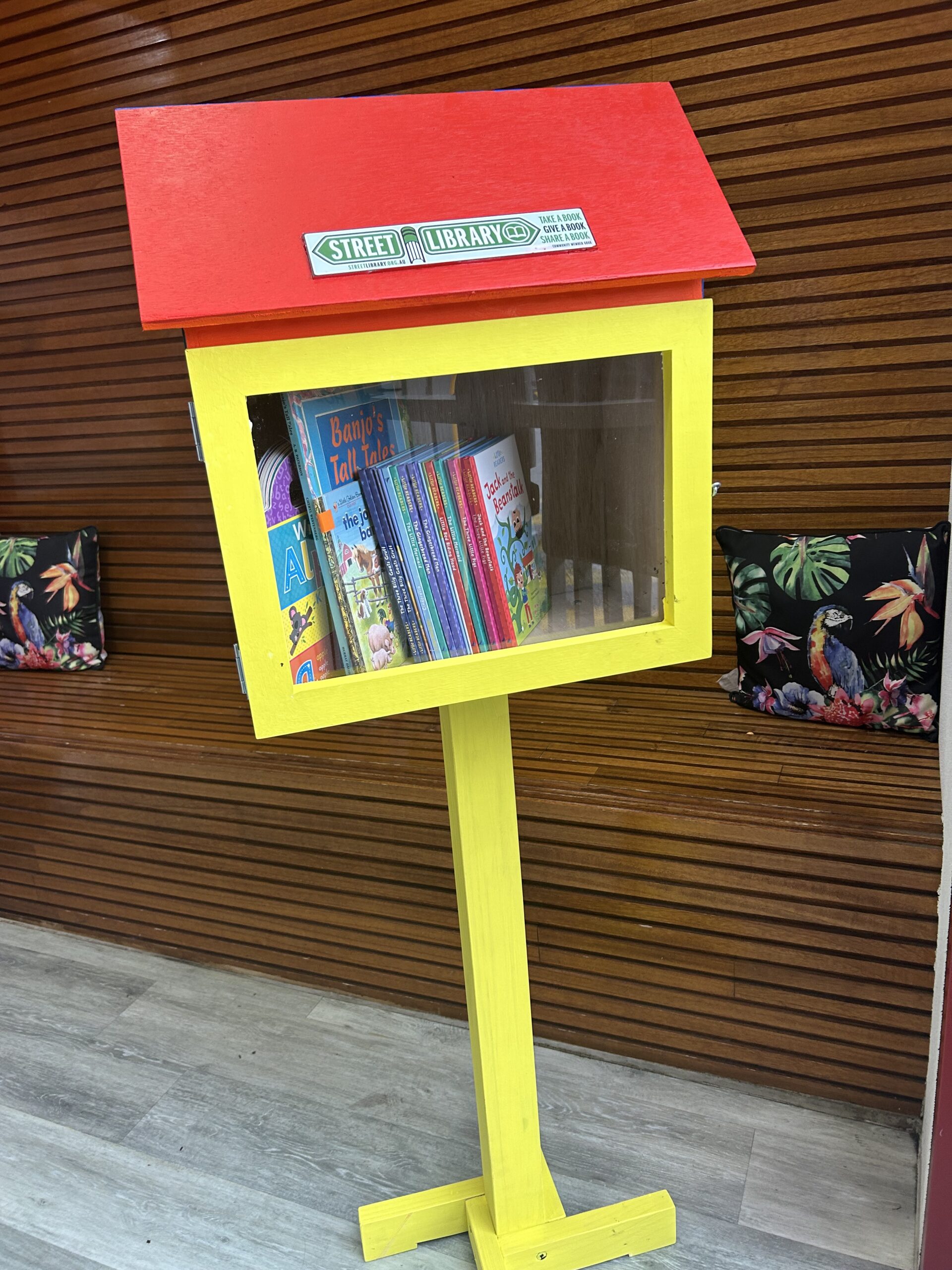 Street-Library-Photo