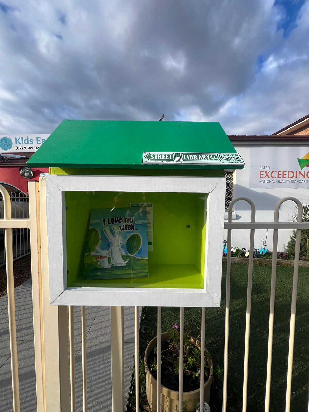 KEE-35GPA-Street-Library-Image
